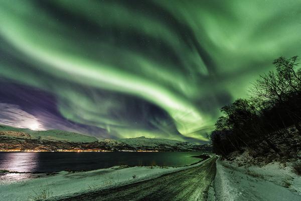 photon_road_by_trichardsen