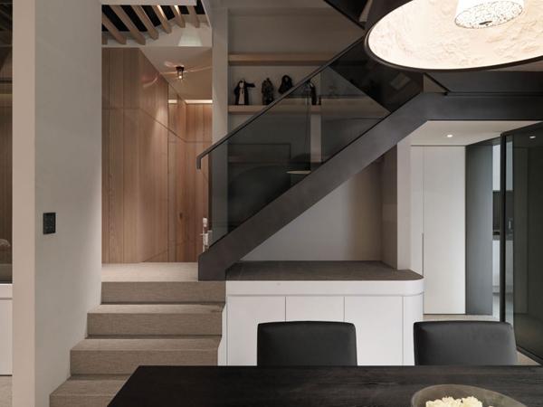 A Multilevel Contemporary Apartment (10)