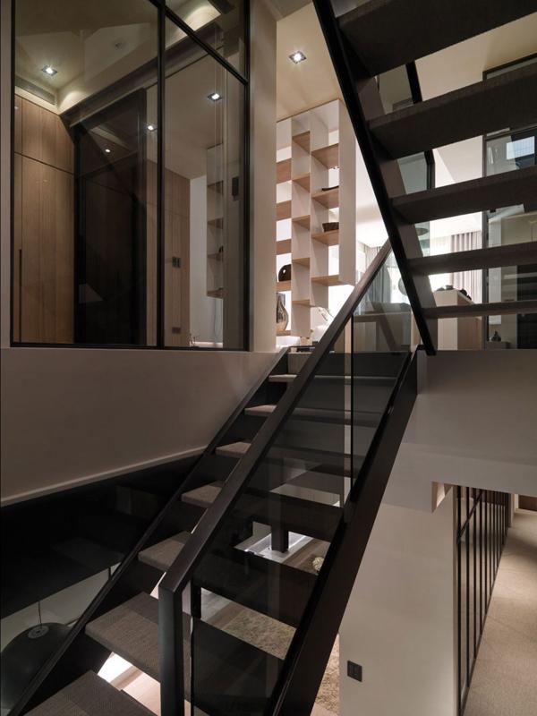 A Multilevel Contemporary Apartment (15)