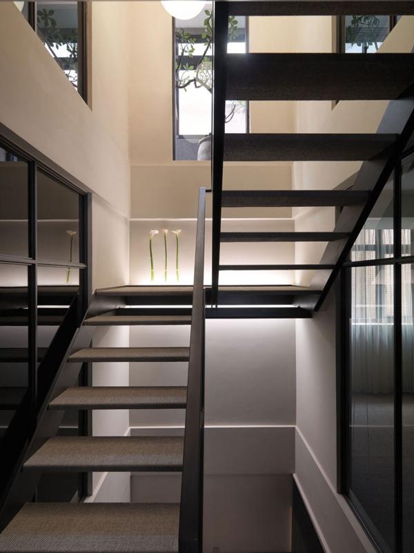 A Multilevel Contemporary Apartment (7)