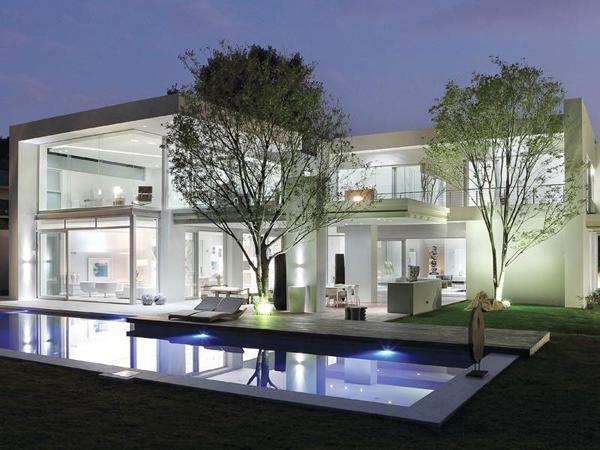 Refined Modern Residence 2