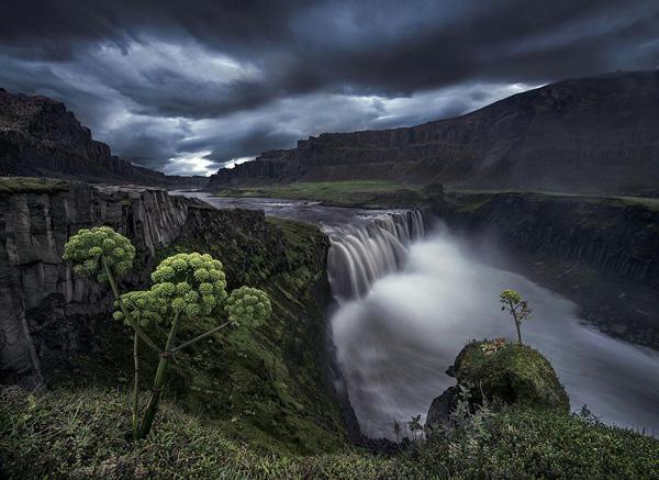 Hafragilsfoss by Max Rive
