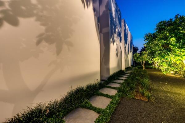 Unique Contemporary Villa_11600_400