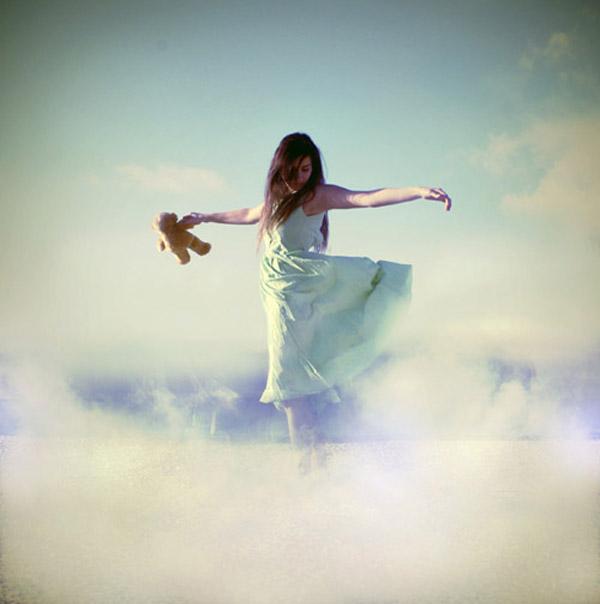 walking_on_clouds_by_astridle600_604