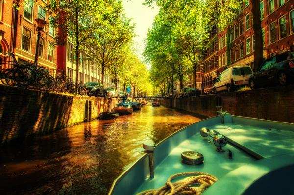 sunny_in_amsterdam_by_inviv0600_398
