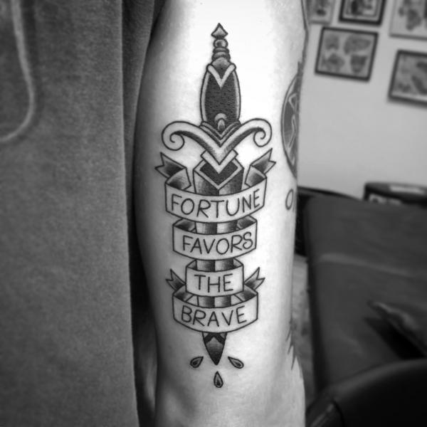 Dagger with the quote Fortune favors the brave