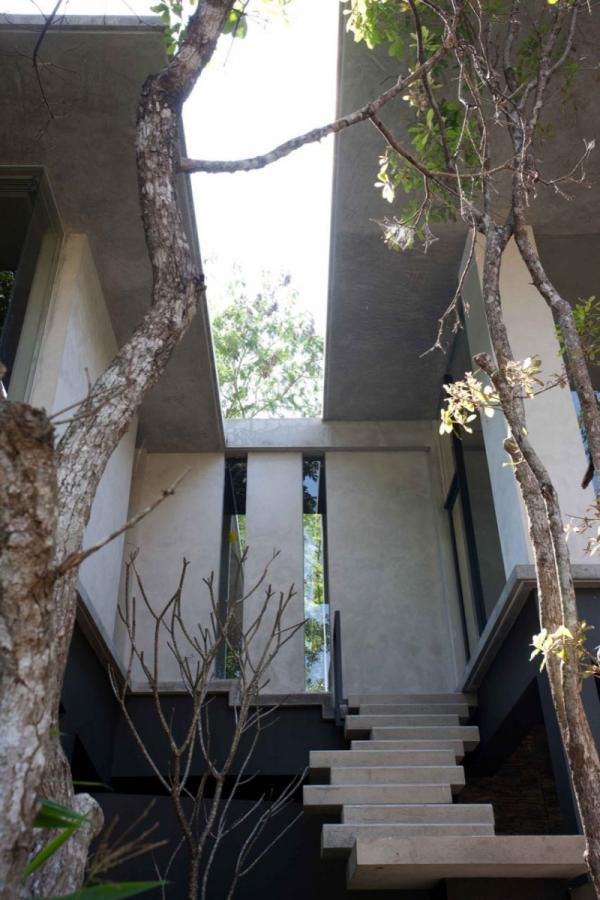 Hilltop-House_2600_900.jpg