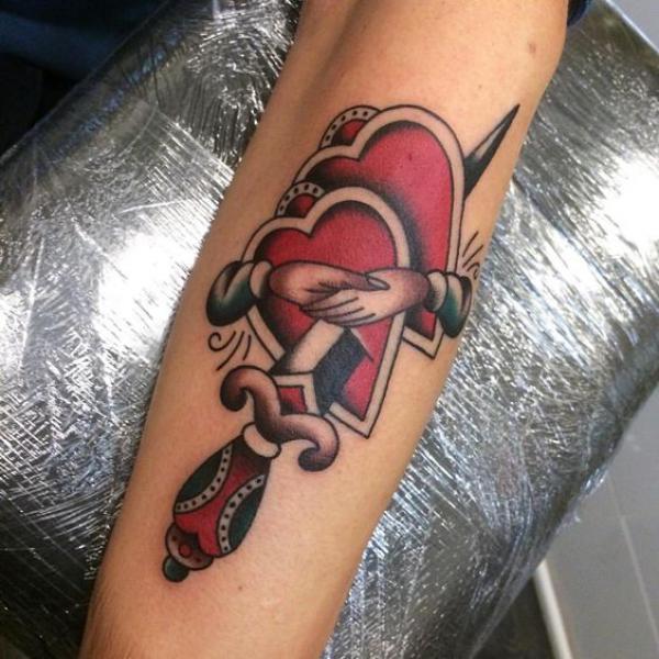 A dagger pierced two hearts