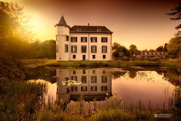 Doorn-mirror-by-Iv%C3%A1n-Maigua.jpg