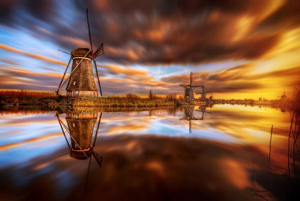 Kinderdijk-by-Iv%C3%A1n-Maigua.jpg