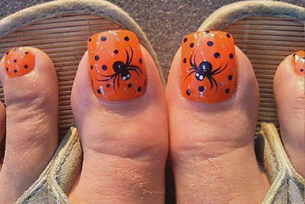 Helloween-Toe-Nail-Design
