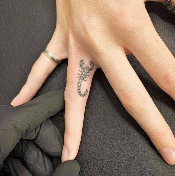 20 Tiny Finger Tattoos - Prettiest Small Finger Tattoo Designs