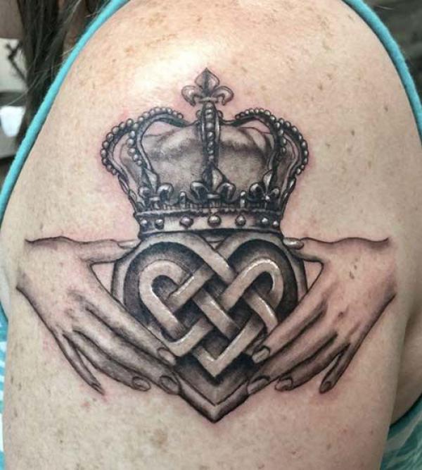 Celtic love symbol with crown