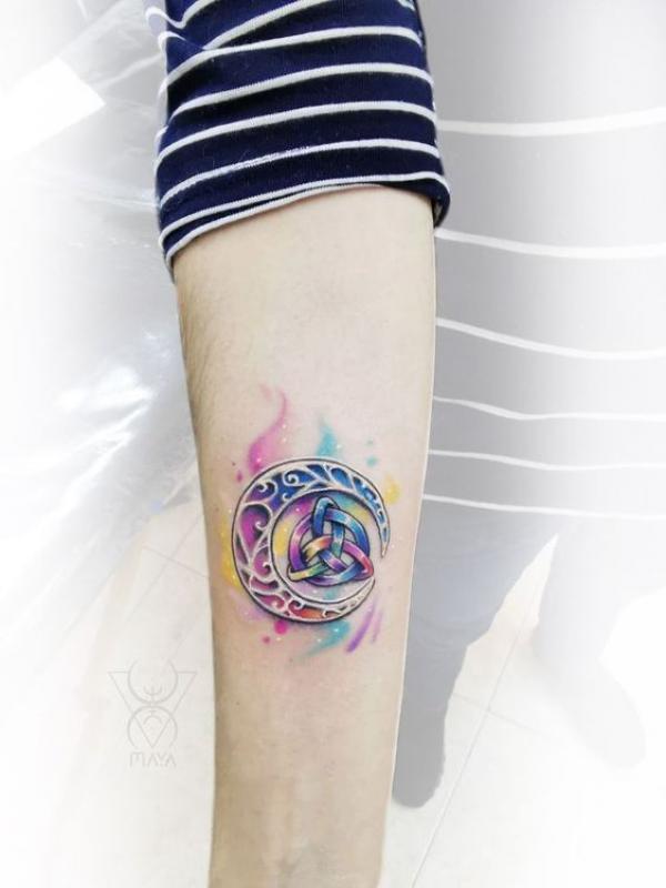 Crescent moon and love symbol