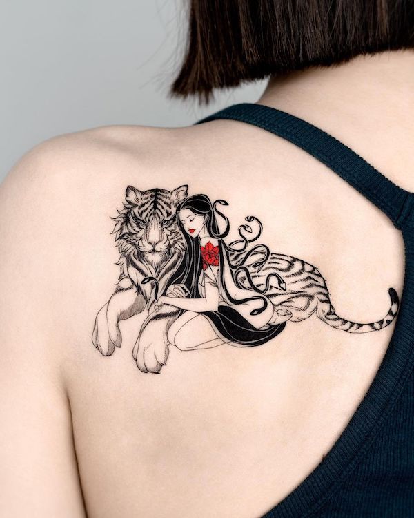  Women's feminine tiger tattoo