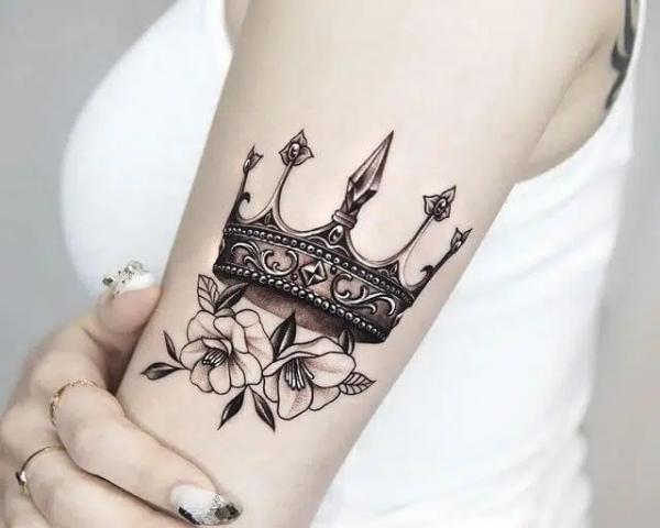 The Canvas Arts Temporary King, Queen Waterproof Tattoo for Men and Women  Wrist, Arm, Hand (60 X105 mm) : Amazon.in: Beauty