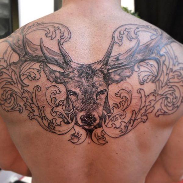 Спина оленя. Тату олень. Татуировки оленя мужские. Татуировка олень на спине. Тату олень на груди.
