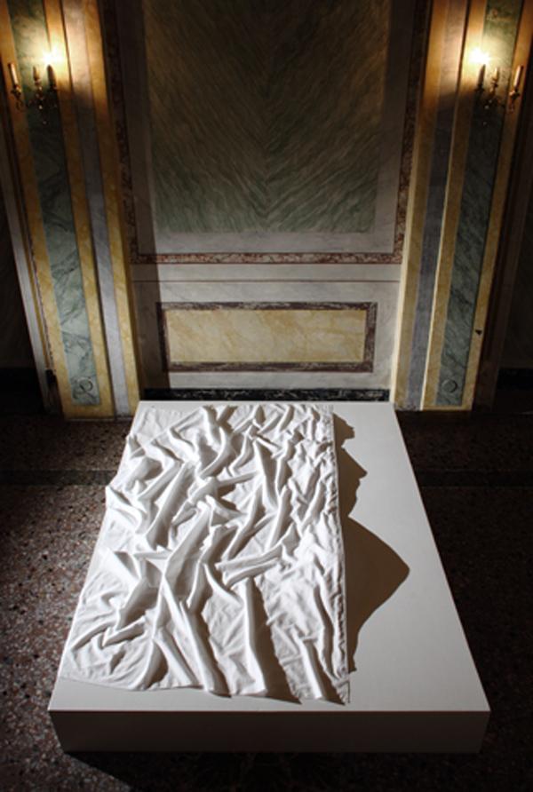 Kumi-Yamashita-%E2%80%93-Veil-2013-%E2%80%93-installation.jpg