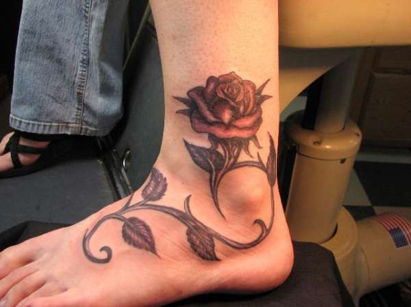 40 Rose Tattoos We Can't Stop Staring At
