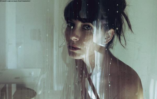 _self_portrait__through_the_glass_by_m0thart