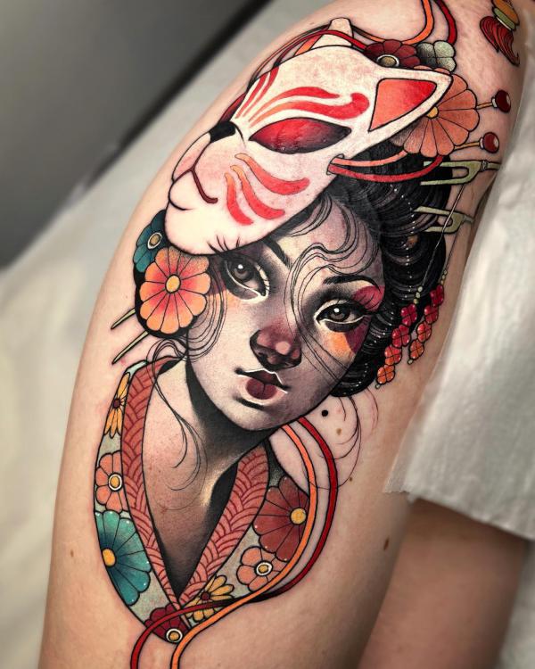 Japanese geisha with Kitsune tattoo