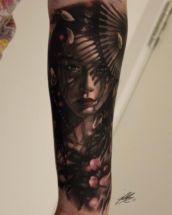 Realistic geisha under shadow
