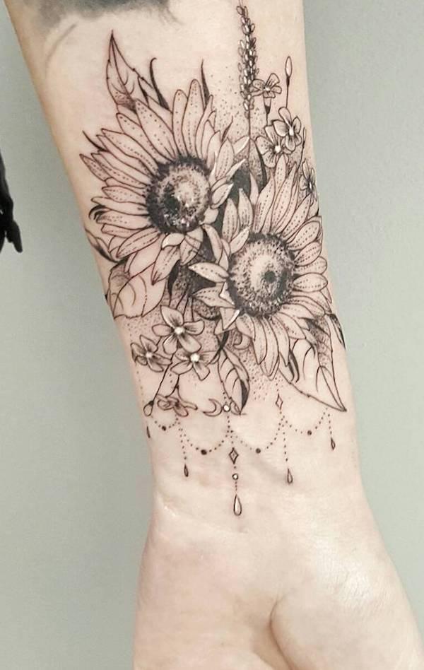 Pin by Alexcis Dacey on A meus desenhos. | Flower tattoo drawings, Sunflower  tattoos, Tattoos | Flower tattoo drawings, Sunflower tattoos, Tattoo  stencils