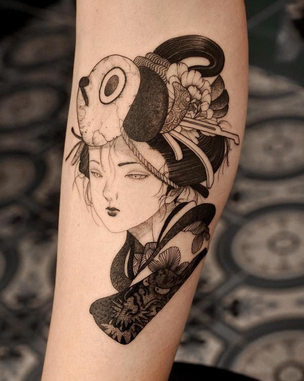 Traditional feminine geisha tattoo