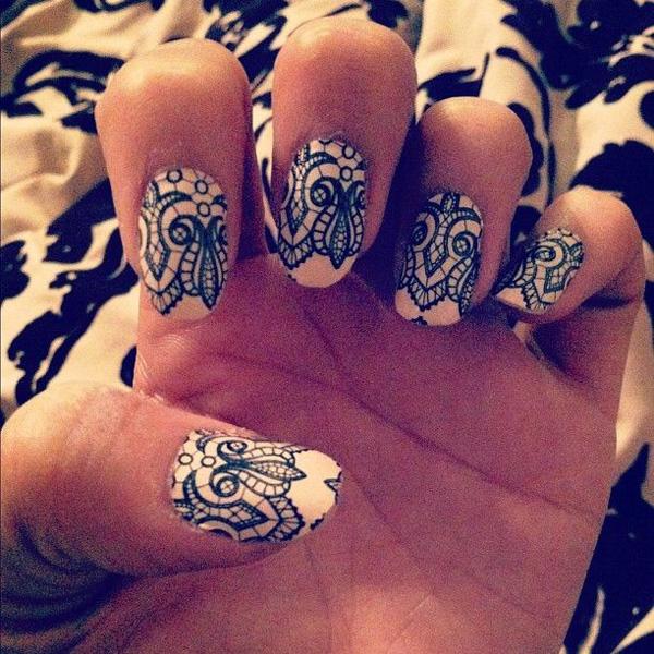 22 lace nail art