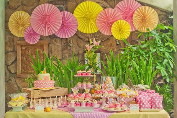 Summer Birthday Party For Girls_Sunshine & Lemonade Theme