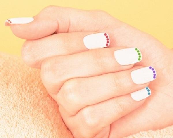 Simple polka dot nail art