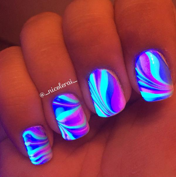 glow in the dark nails blue