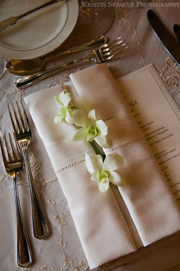 35 Beautiful Examples of Napkin Folding | Cuded