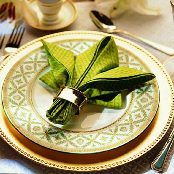 Napkin Fold Tutorials -- Impress your guests with beautifully folded napkins