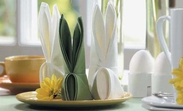 easter-decorations-bunny-napkin-folding-ideas-7