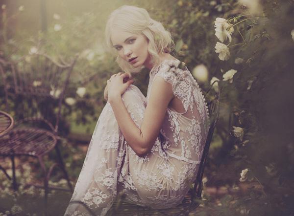 garden hum by Julia Trotti