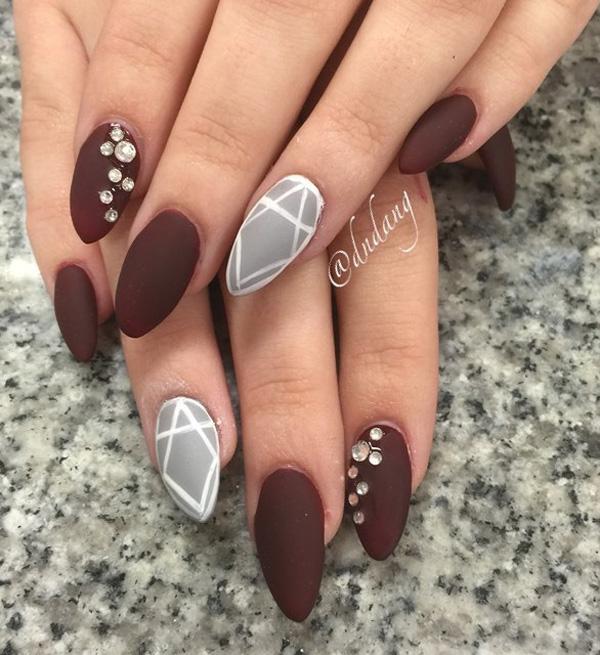 Brow and gary nail art