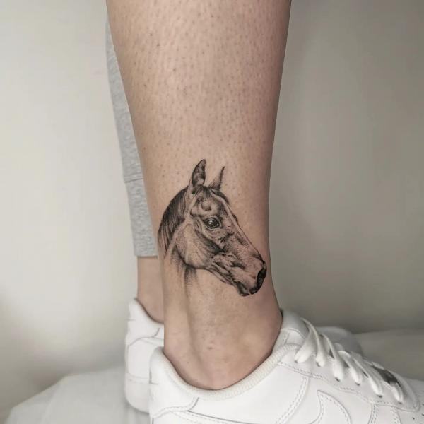 40 Traditional Horse Tattoo Designs for Men [2024 Guide]