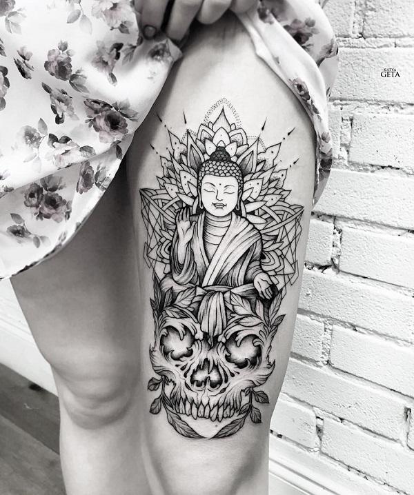 Tatuaje de Buda protector en el muslo para mujeres