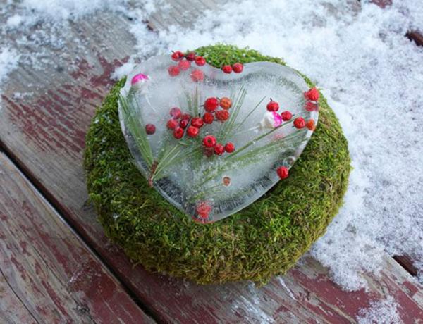 valentines-day-diy-ideas-home-surprise-moos-iced-heart-berries