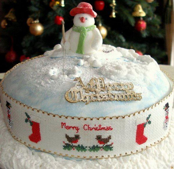 toppers-galore-decorating-your-christmas-cake