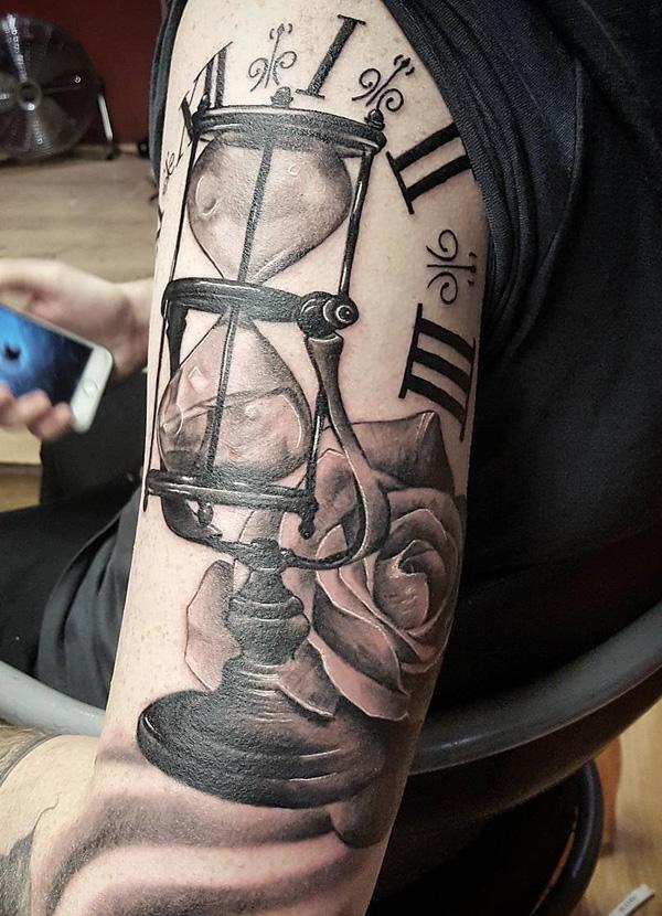 Pulkit Arora on Instagram Customised Hourglass Tattoo Done By  jaspalsinghart    hourglasstattoo skulltattoo armtattoo  forearmtattoo handtattoo bodytattoo