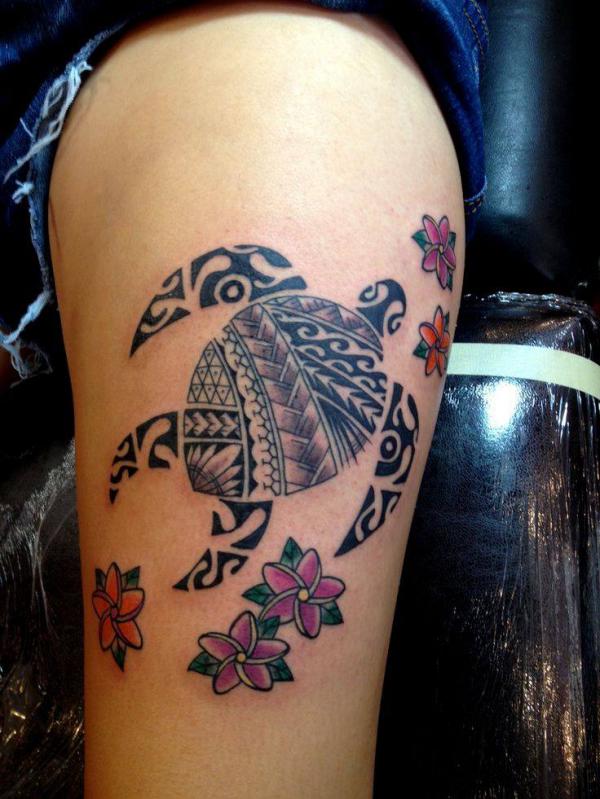 Female hawaiian turtle thigh tattoo