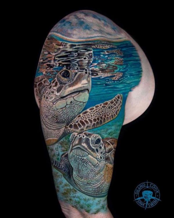 Realistic underwater sea turtle tattoo
