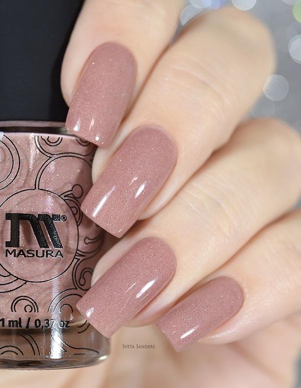 5 gorgeous nail colours that are perfect for short nails