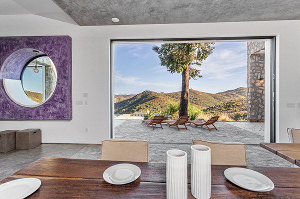 Malibu Modern Villa natual mural