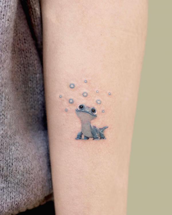 Small and Simple: The Beauty of Minimalist Tattoos | Art and Design
