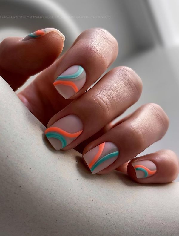 Don't know what to do with your short nails? Try these chic nail art ideas!