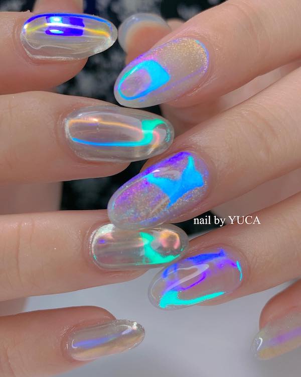 Holographic Nails: Easy Steps to Create Stunning Looks | Art and Design