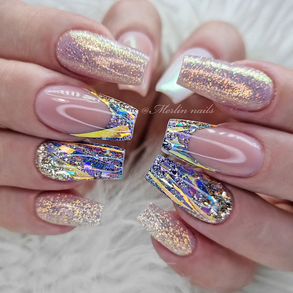 Holographic Gel nails by @priscillaonosalon ✨ | Holographic nails, Alien  nails, Glitter gel nails